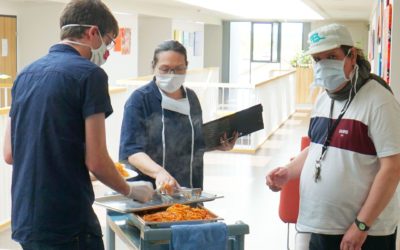 Mittagessen und Herzlichkeit für arme und einsame Menschen in Wien